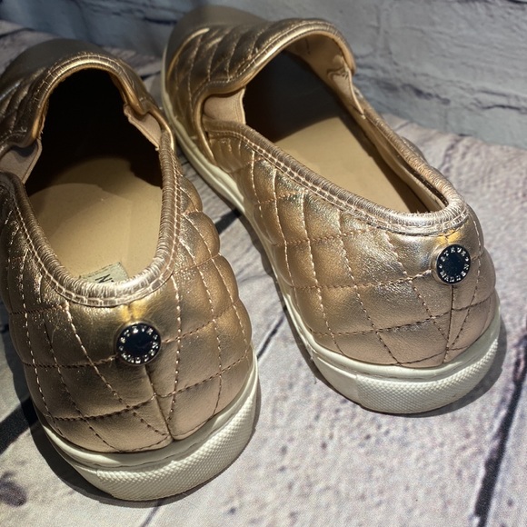 Steve Madden slip on sneakers - Picture 3 of 8